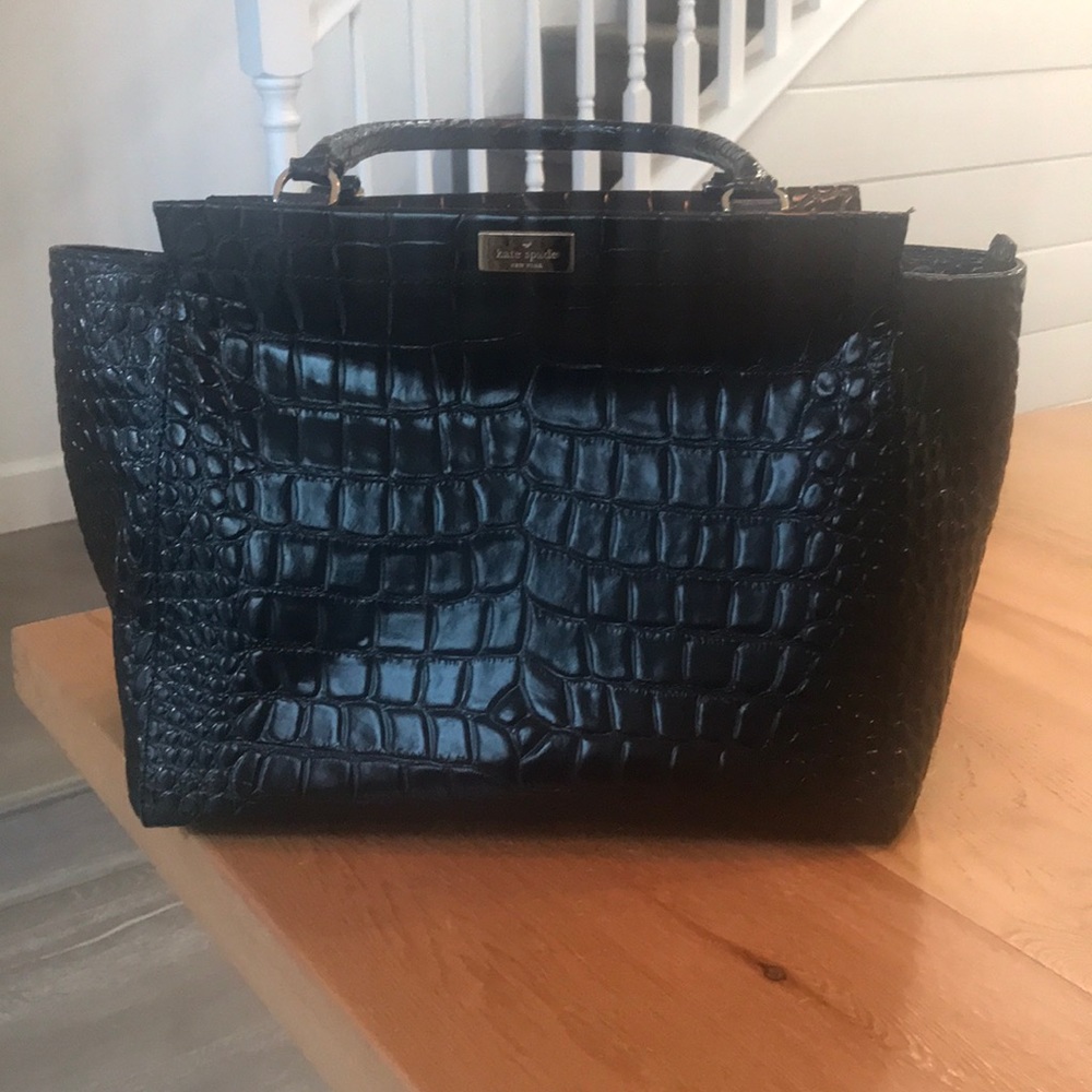 Kate Spade
Alice Ridgely Avenue Leather Satchel